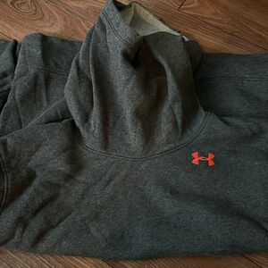 Light Under Armour Sweatshirt